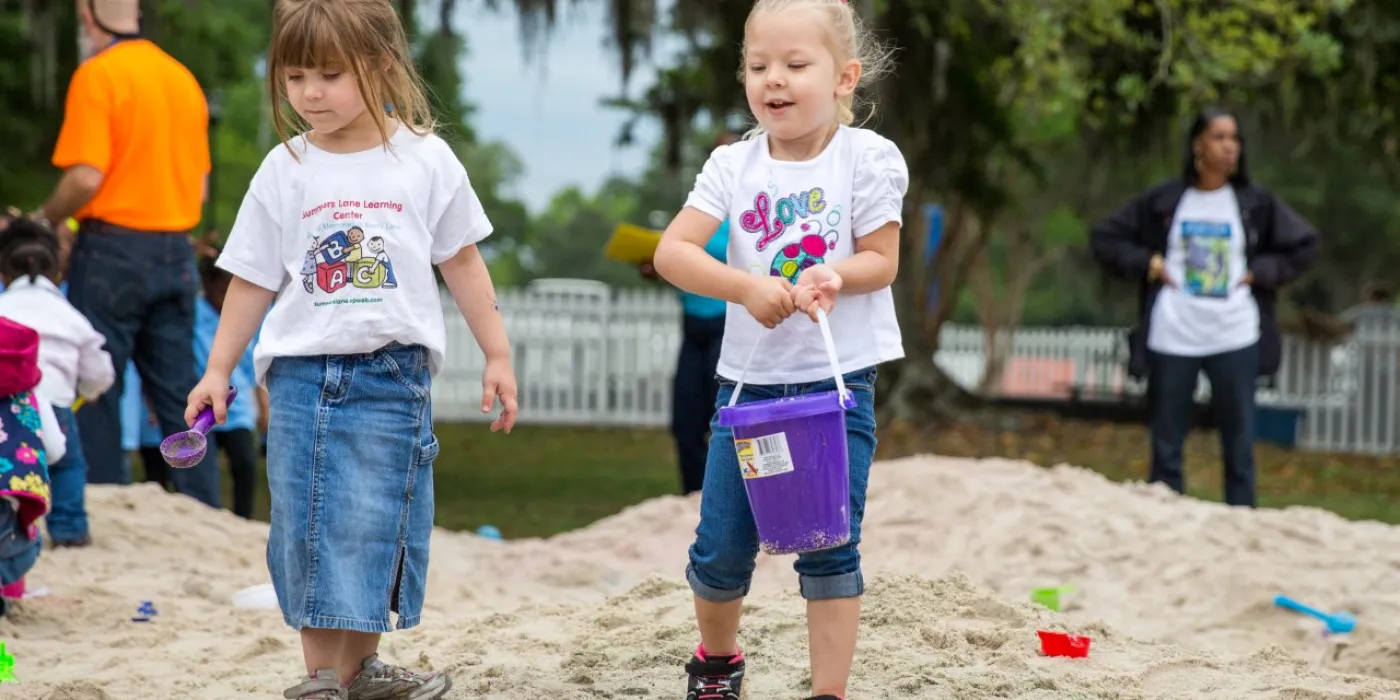ภาพ: "Sandbox - Park Circle Children's Festival" by North Charleston / CC BY-SA 2.0