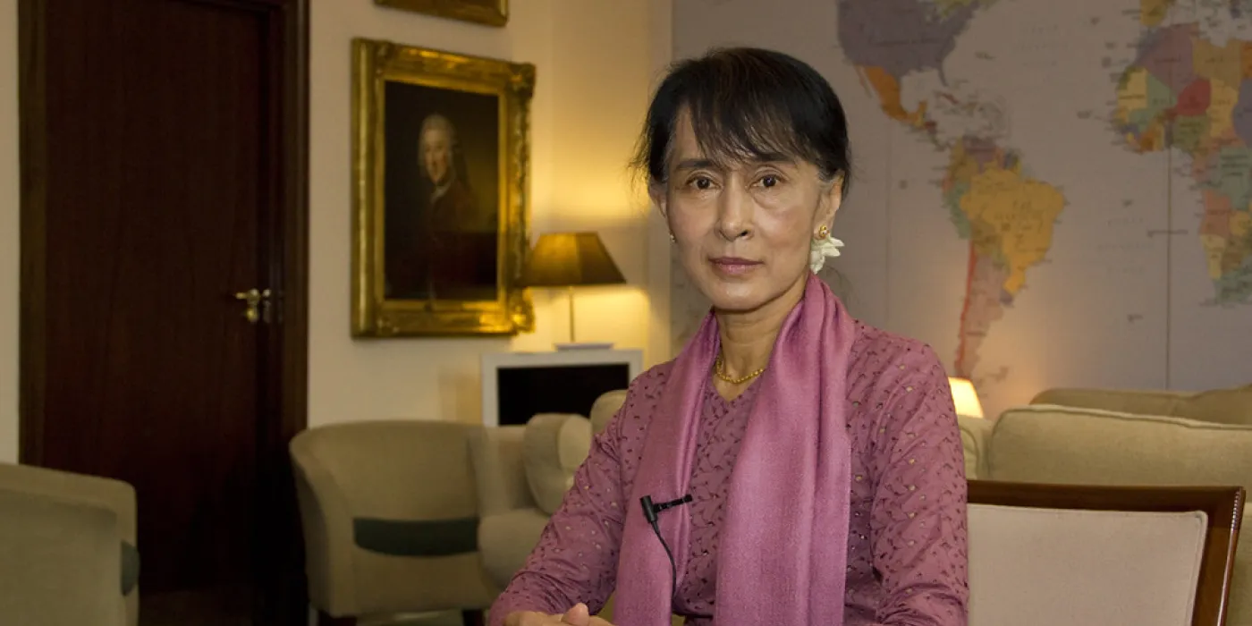 "June 2012: Aung San Suu Kyi visits the Department for International Development in London" by DFID - UK Department for International Development is licensed under CC BY-NC-ND 2.0