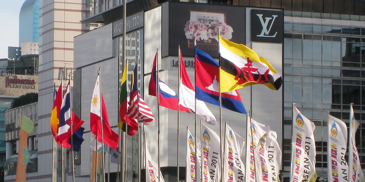 "File:ASEAN Nations Flags in Jakarta 3.jpg" by Gunawan Kartapranata is licensed under